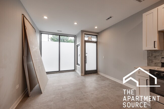 Foto del edificio - 5416 W Belmont Ave