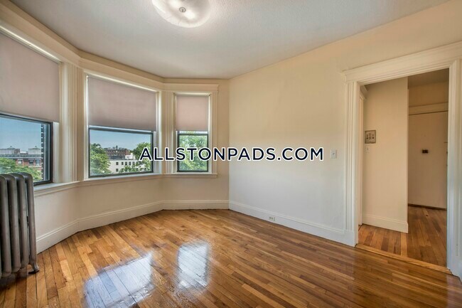 Building Photo - 1156 Commonwealth Ave