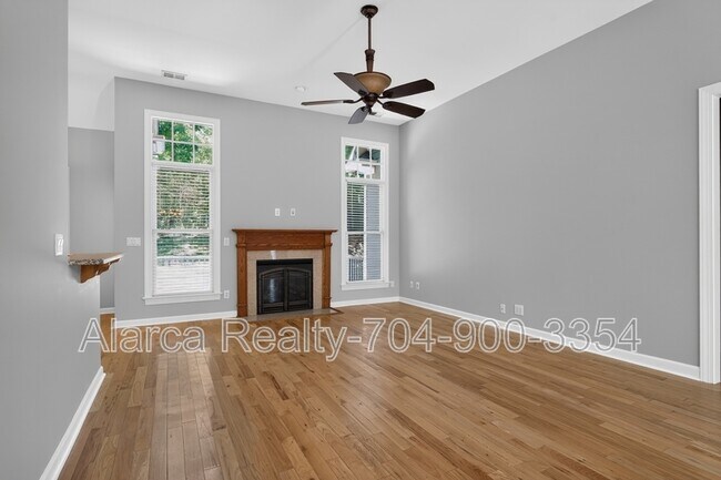 Building Photo - 12736 Wetherburn Ln