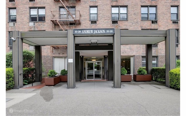 Foto del edificio - 3520 Leverich St