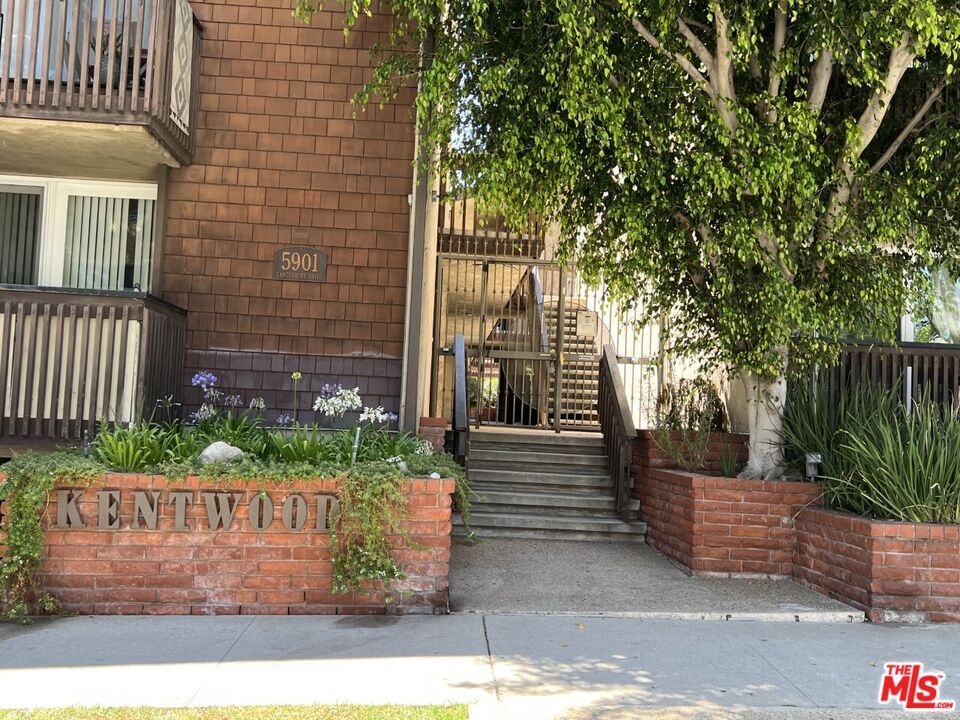 5901 Canterbury Dr Unit 21, Culver City, CA 90230 Condo for Rent in