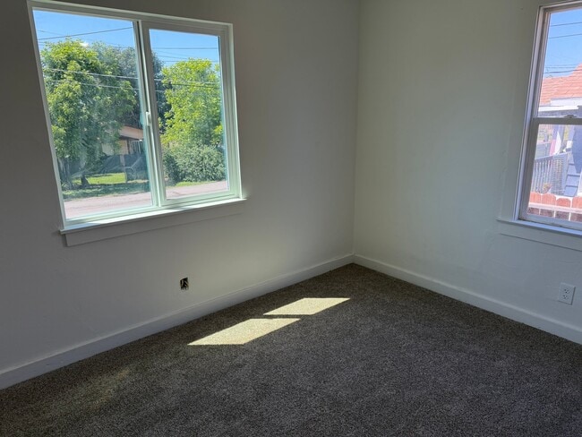 Building Photo - 4851 Virginia Ave