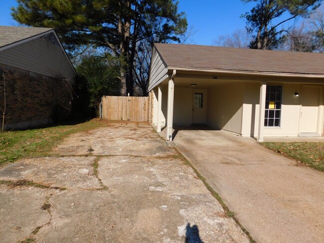 Building Photo - *****JUST REDUCED*****2950 Valleybrook Hor...