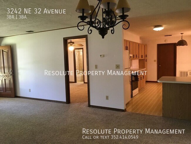 Building Photo - Available NOW 3 Bedroom, 2.5 Bathroom