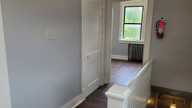 Building Photo - 3347 W Carson St