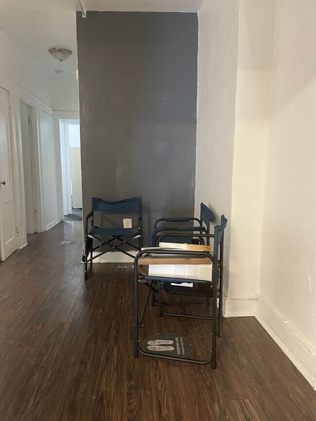 Building Photo - In Store for You = Great Location