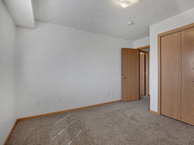 Building Photo - New Carpet* New Luxury Vinyl Plank* New Qu...