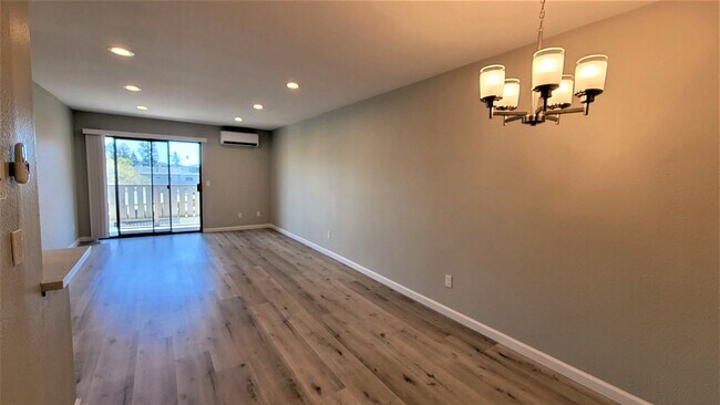 Foto del edificio - 29300 Dixon Street, Unit 215