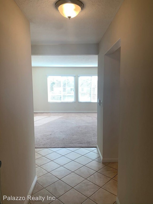 Building Photo - 3 br, 2 bath House - 3737 E. 2nd St. #301