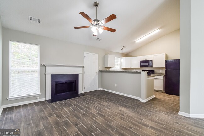 Building Photo - 9407 Rollinghills Dr