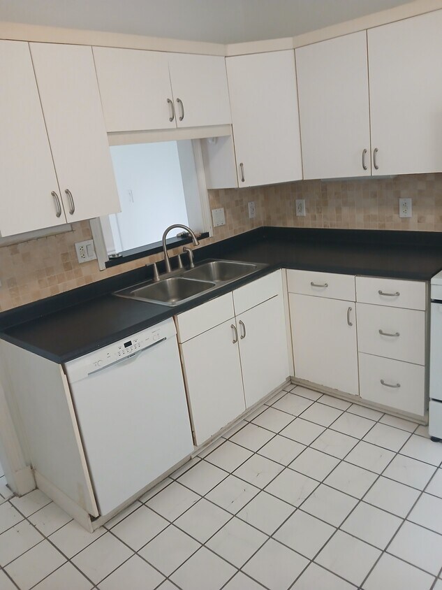 Foto principal - 493 E Maynard Ave