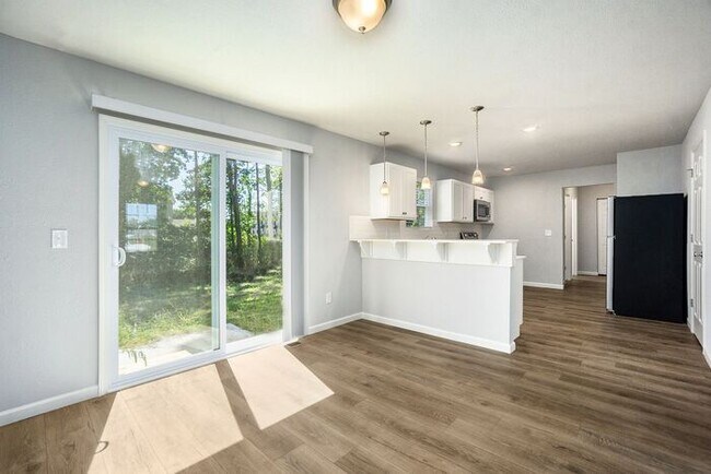 Foto del edificio - 3137 Alder Dr SW