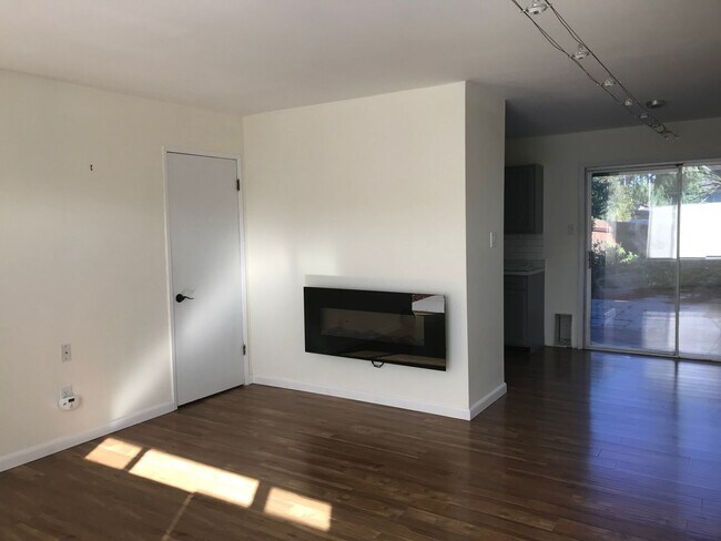 Foto del edificio - Charming Renovated condo in SLO off Laurel Lane