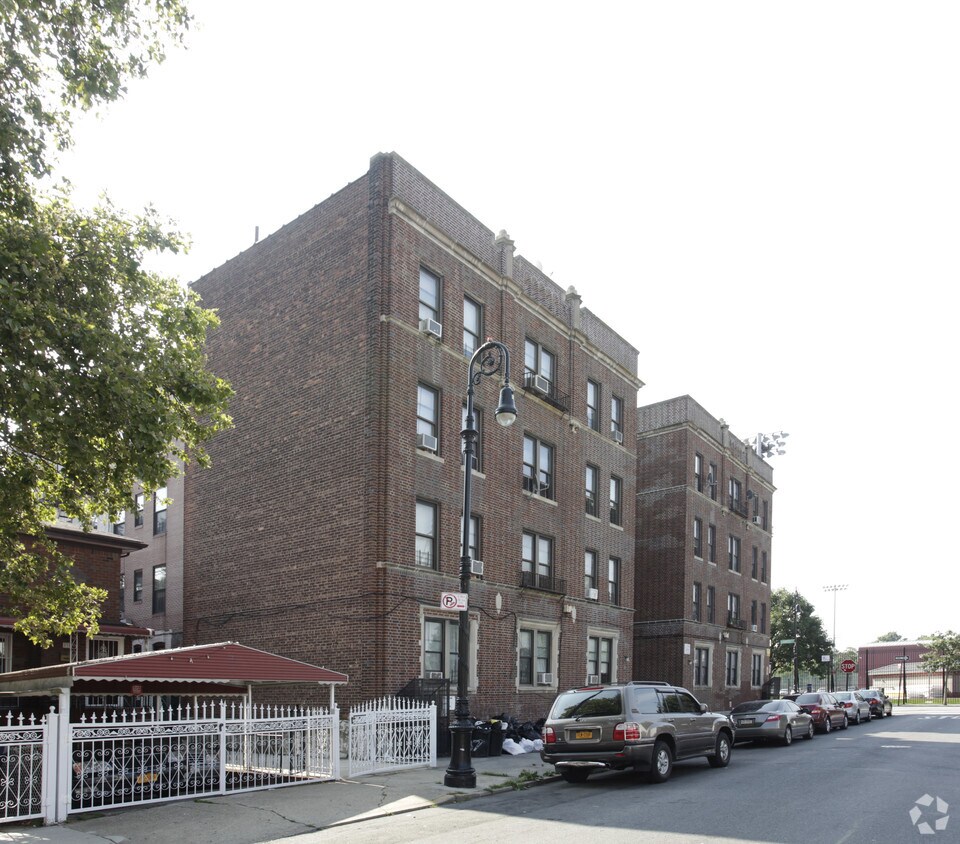 Foto principal - 837 E 22nd St