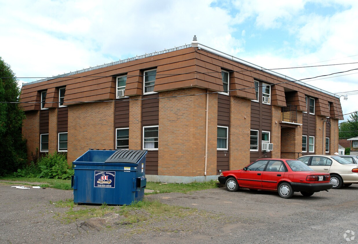 Building Photo - 2820 John Ave