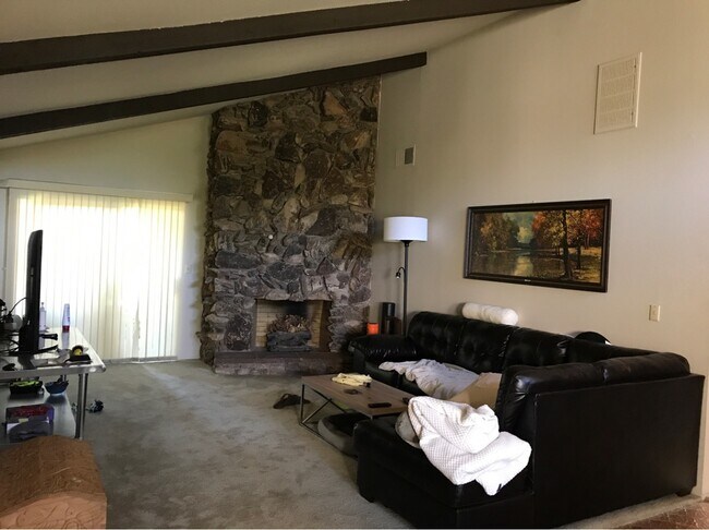 Foto del edificio - South Davis 4 Bedroom 2.5 bath Home