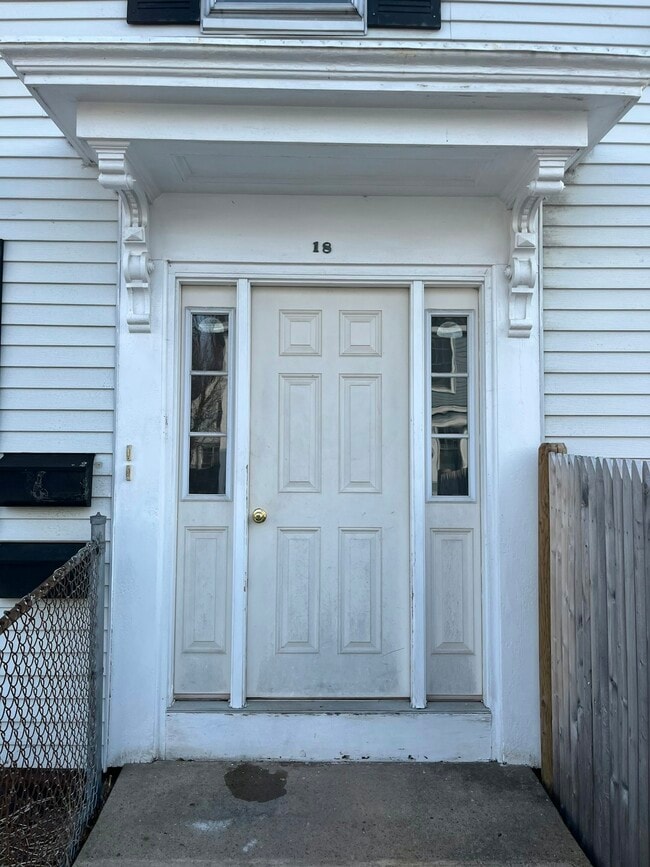 Photo - 18 Roundy St Apartment