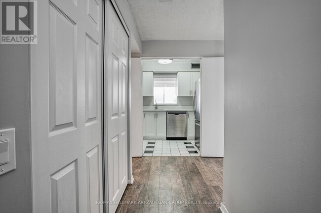 Photo du bâtiment - 21 Overlea Blvd