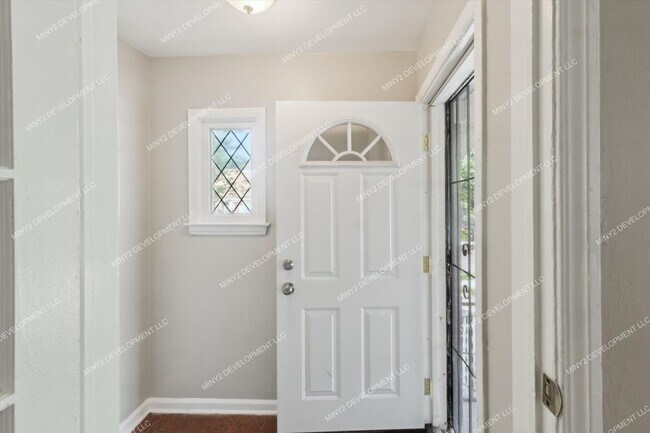 Building Photo - Charming Westside 3-Bedroom Brick Bungalow...