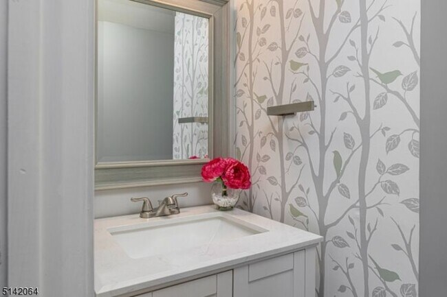 Foto del edificio - 902 Wendover Ct