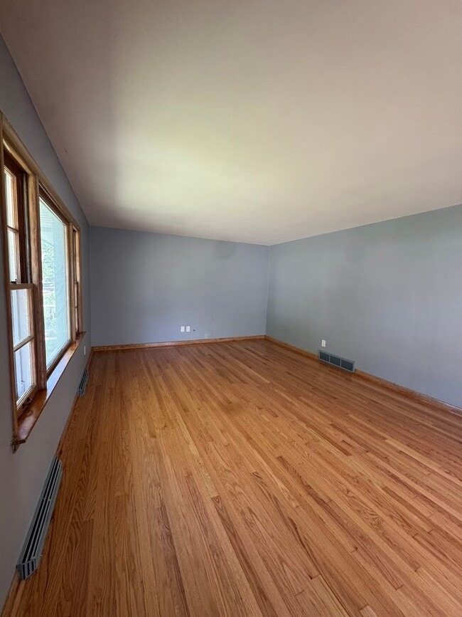 Foto del edificio - 3 bedroom, 2 bathrooms, 2 car garage-Ranch...
