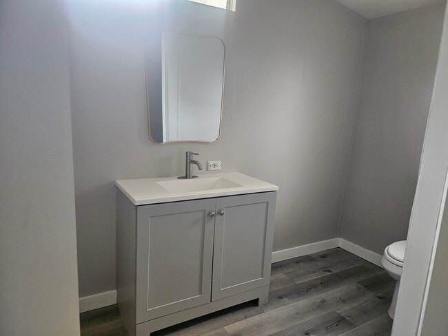 Building Photo - 8405 Vining St