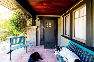 Building Photo - 5613 La Cresta Ct