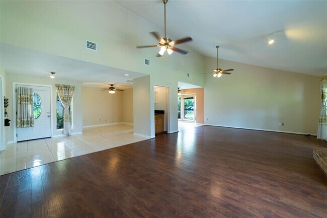 Building Photo - 6822 Los Tios Dr