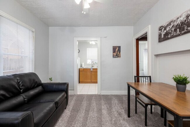 Foto del edificio - 431 1st Ave N