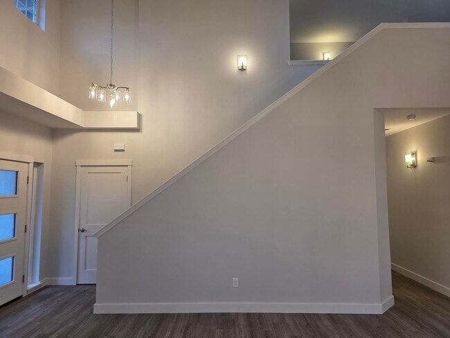 Building Photo - 4 Bedroom Home in Convenient Poulsbo Location!