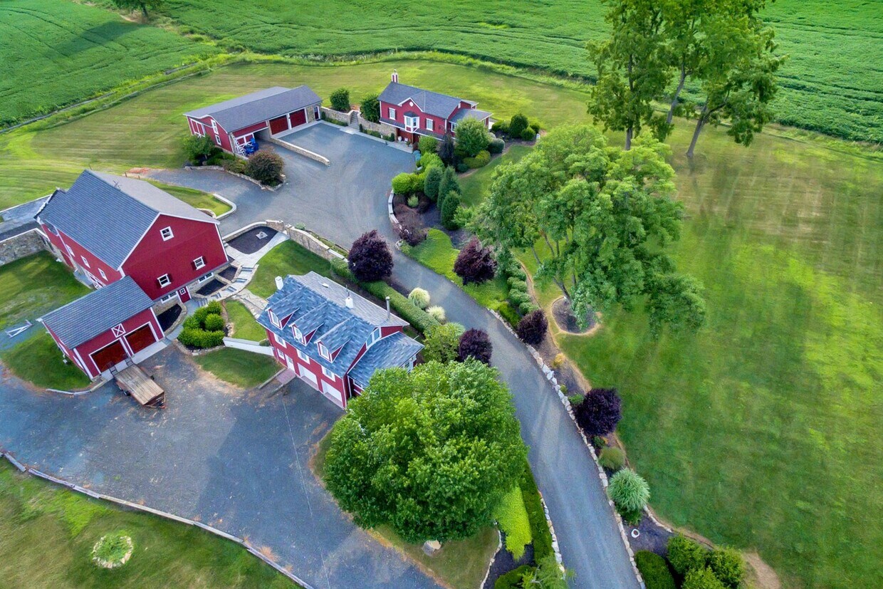 109 Old Turnpike Rd, Tewksbury, NJ 07830 Room for Rent in Tewksbury