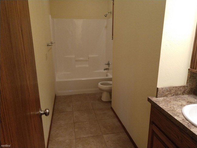 Building Photo - 3012 Alli Cir