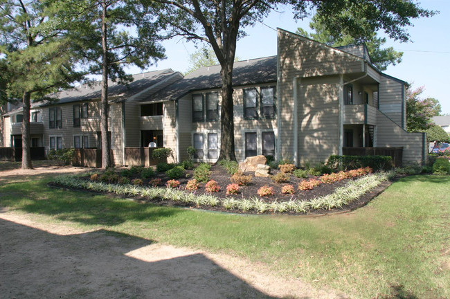 Building Photo - Village Green