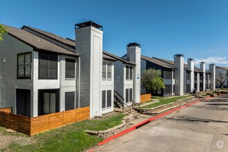 Building Photo - The Bentley