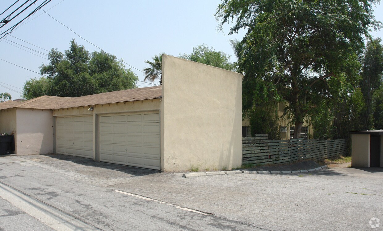 Building Photo - 609 W Foothill Blvd