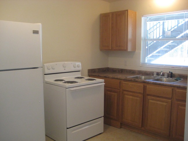 Kitchen - Riverpark Apartments