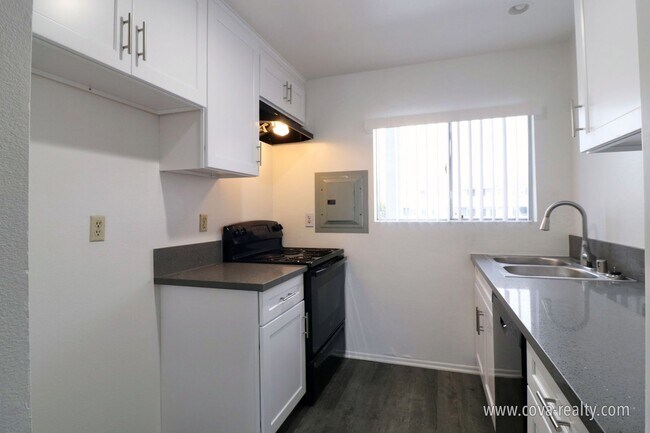 Foto del edificio - 271 S Ventura Road Unit 298