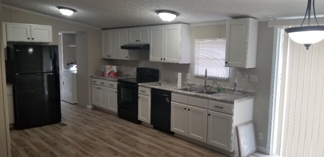 Building Photo - 103 Grayland Dr
