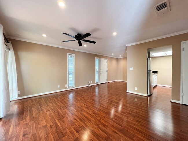 Building Photo - Charming 2-bedroom Napa Condo