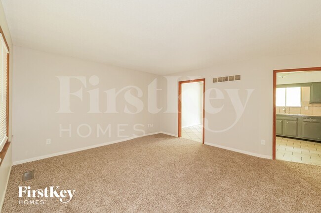 Foto del edificio - 9827 Drury Ave