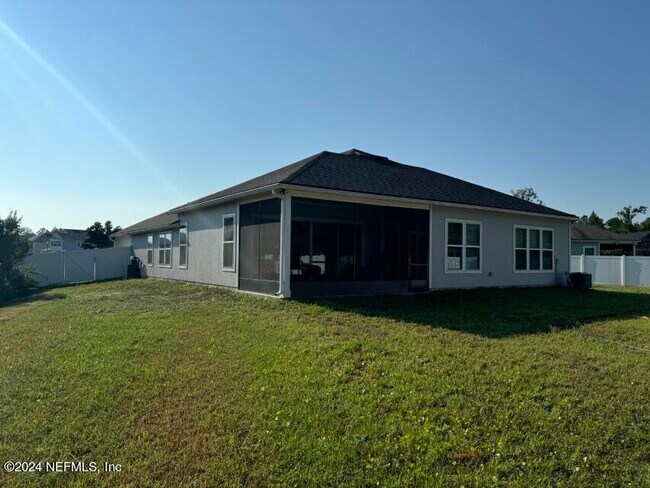 Foto del edificio - 95344 Creekville Dr