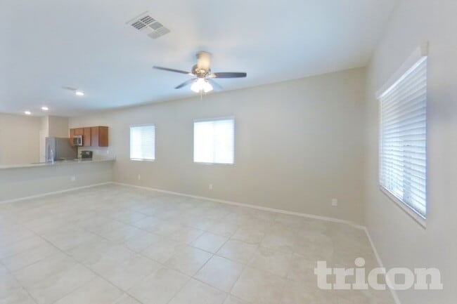 Foto del edificio - 45656 W Sky Ln