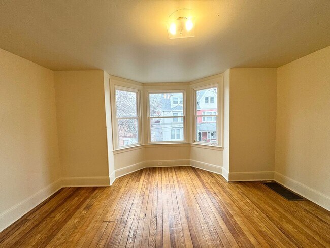 Building Photo - NEVI425