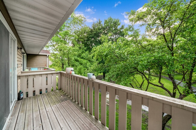 Building Photo - 710 N Deer Run Dr