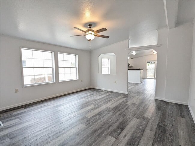 Foto del edificio - 4602 Blue Meadow Dr