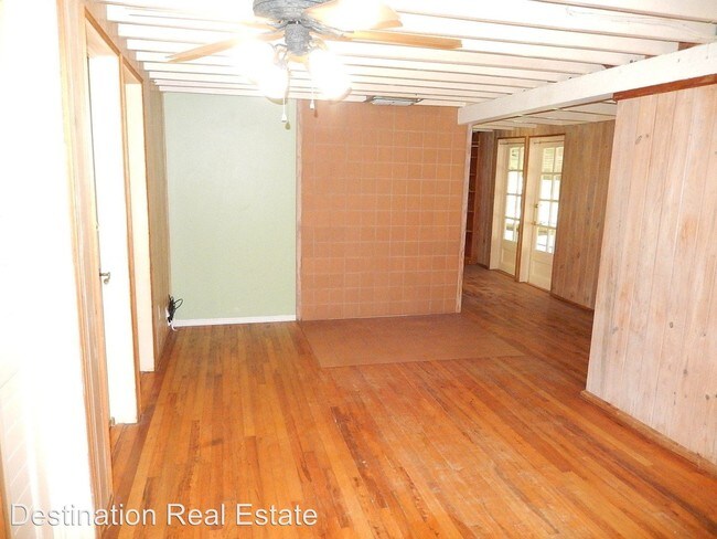Building Photo - 3 br, 2 bath House - 367 Old Church Rd.