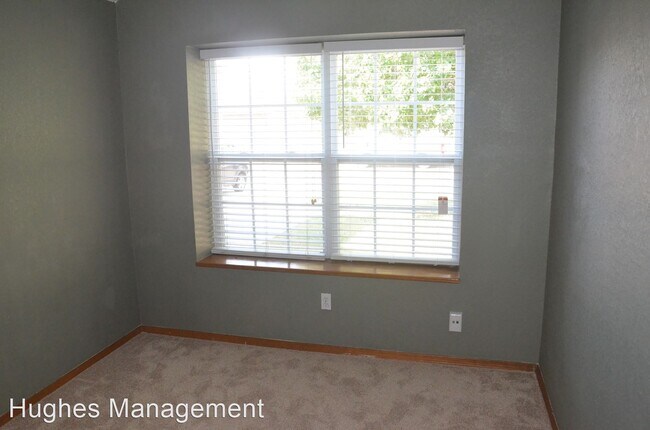 Building Photo - 3 br, 2 bath House - 921 Kenwood Dr
