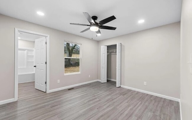 Building Photo - 302 Susong Dr