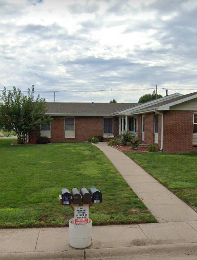Primary Photo - 1806 W 40th St