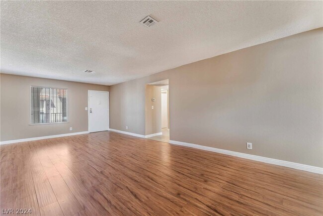 Foto del edificio - 4717 Elk Springs Ave